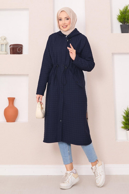 Trench-coat matelassé à capuche bleu marine avec hijab
