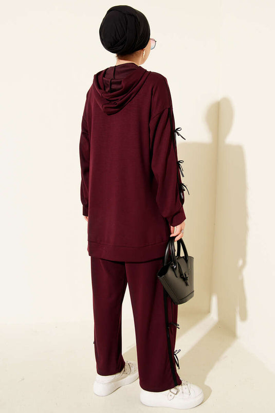 Completo due pezzi con cappuccio Loysa e dettaglio nastro, bordeaux