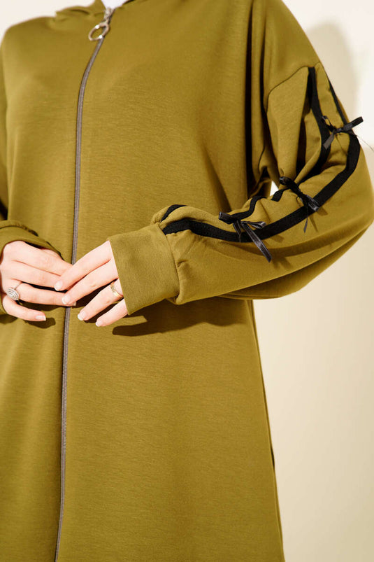 Completo due pezzi con cappuccio Loyşa e dettaglio nastro, verde oliva