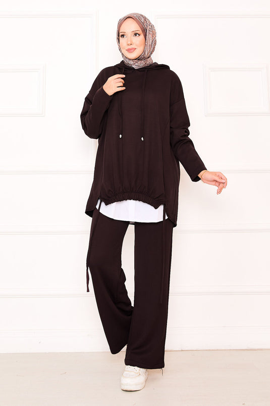 بدلة أويسو بنية اللون مع غطاء رأس مطاطي أمامي