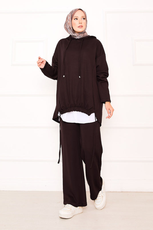 بدلة أويسو بنية اللون مع غطاء رأس مطاطي أمامي