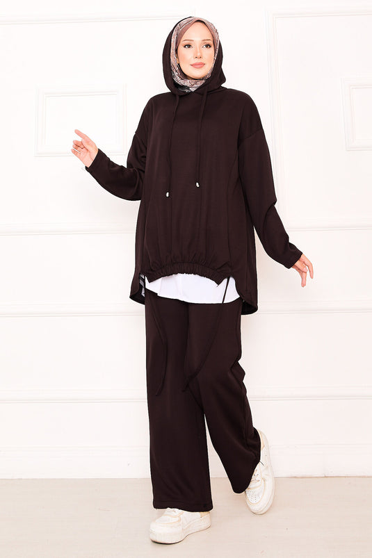 بدلة أويسو بنية اللون مع غطاء رأس مطاطي أمامي
