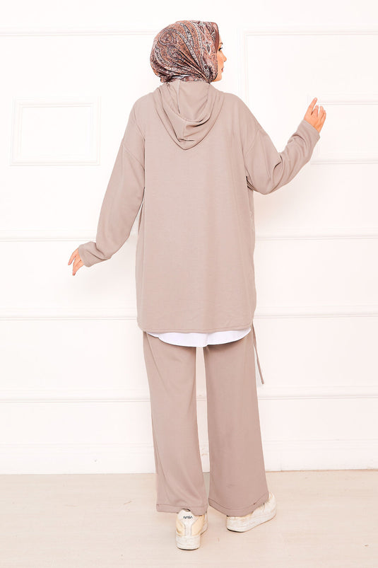 غطاء رأس مطاطي أمامي بتفاصيل حجرية من مجموعة أويسو