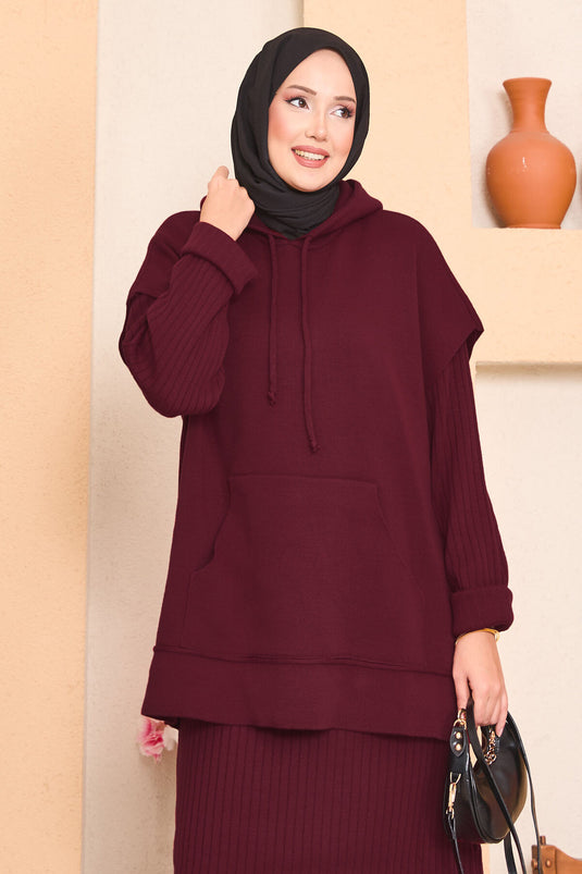 طقم فستان من قطعتين بغطاء رأس وتفاصيل حجاب باللون العنابي