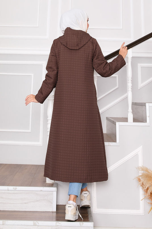 Steppmantel mit Kapuze und Taschendetails, Braun