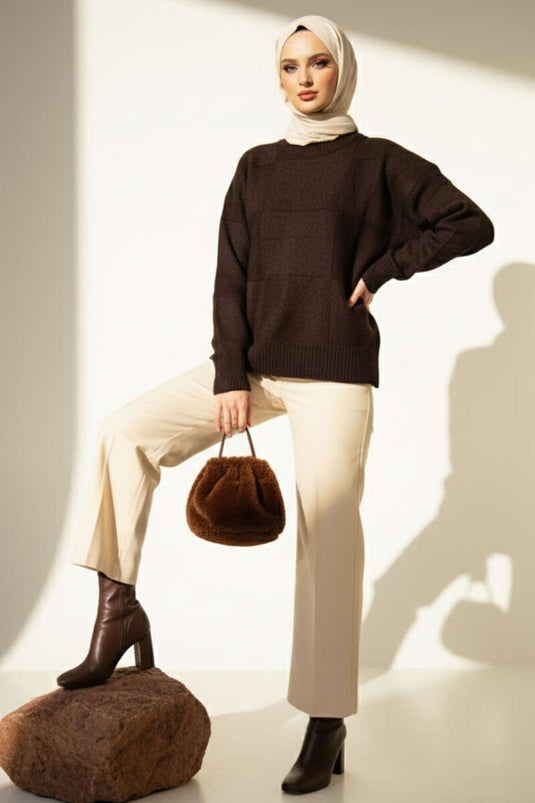 سترة تريكو منقوشة مربعة اللون، بنية اللون