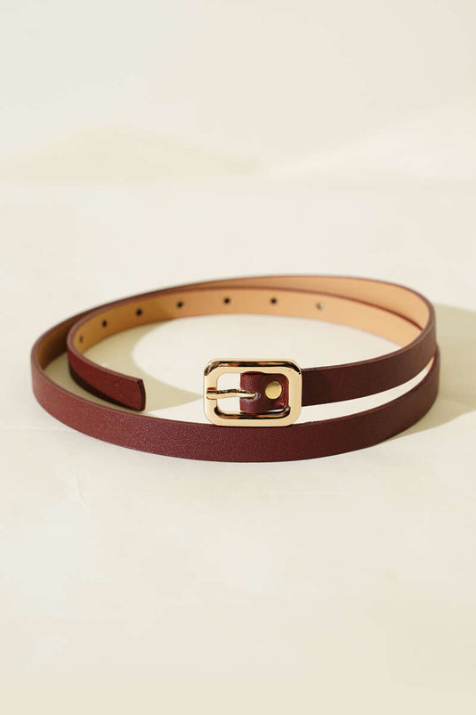 Ceinture fine bordeaux à boucle carrée dorée
