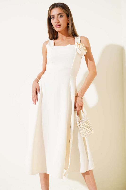 Midikleid mit eckigem Ausschnitt und Rosenapplikationen in Creme