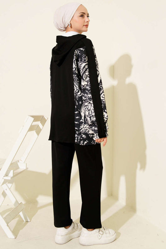 بدلة سوداء بسحاب من قطعتين بنقوش مختلطة