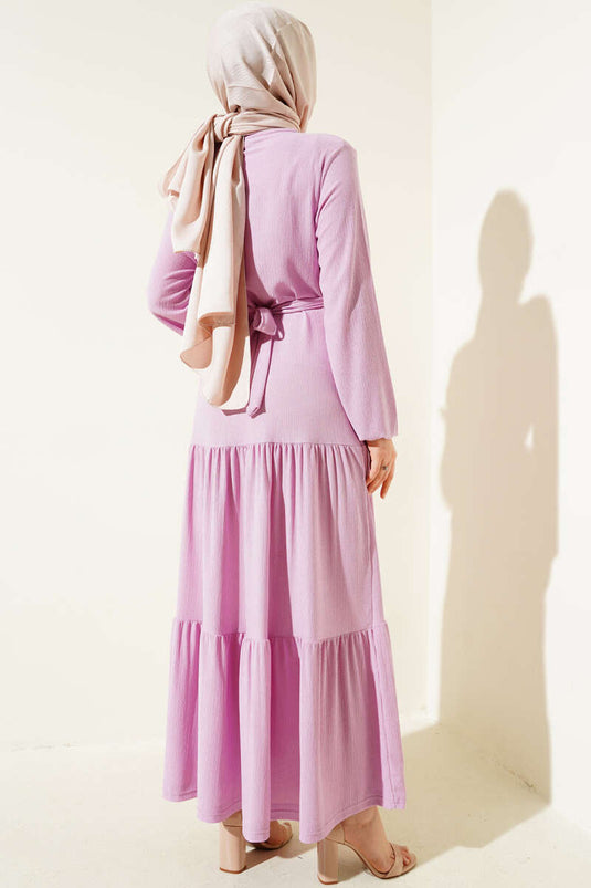 Robe en crêpe superposée avec ceinture, lilas