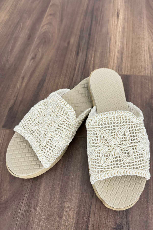 Chaussons Paille Motif Papillon Crème