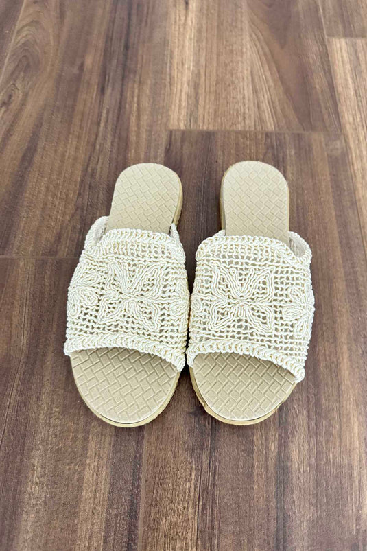 Chaussons Paille Motif Papillon Crème