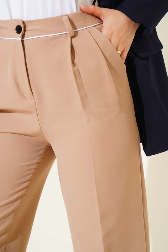 بنطلون قماش مع حزام منقوش باللاتيه