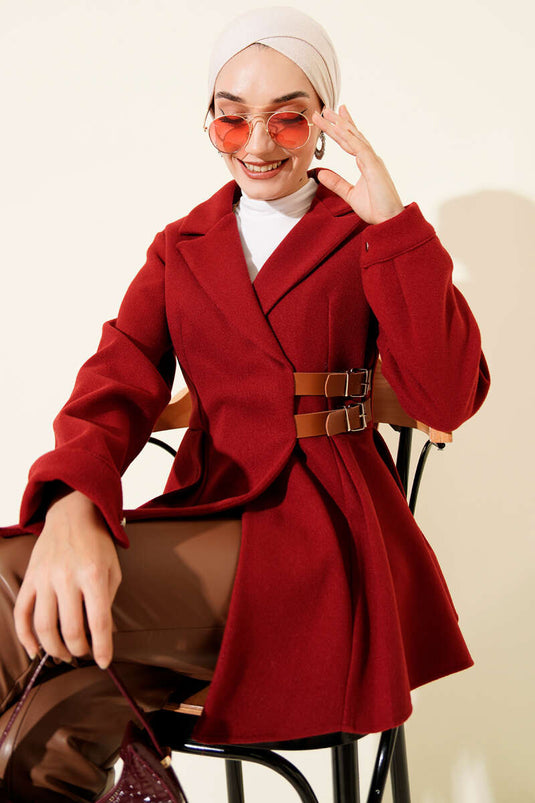 Chaqueta de cachemira burdeos con detalle de cinturón