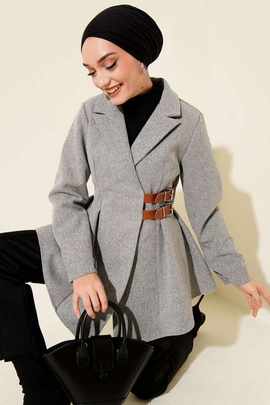 Chaqueta de cachemira gris con detalle de cinturón