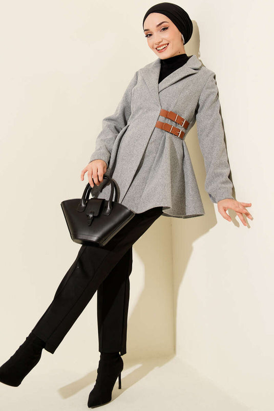 Chaqueta de cachemira gris con detalle de cinturón