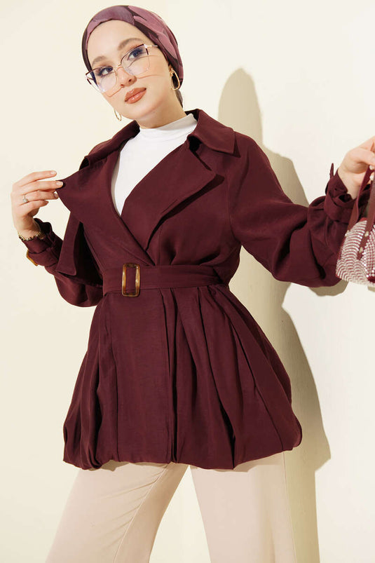 Trench-coat court bordeaux avec détail ceinture
