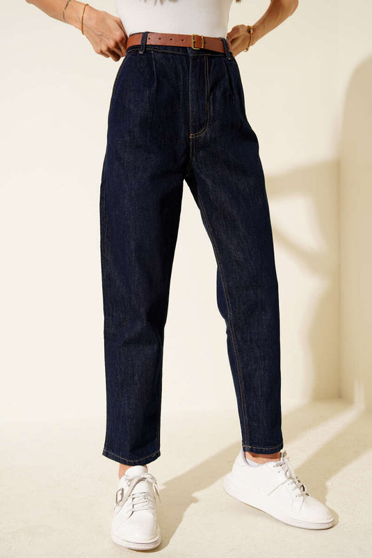 بنطال جينز مزين بحزام