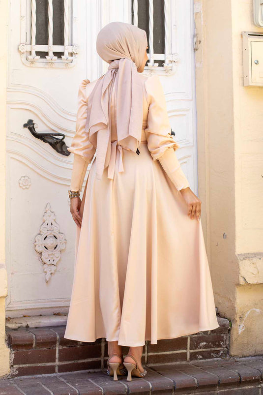 Abito da sera Hijab con dettagli in pietra e cintura Beige