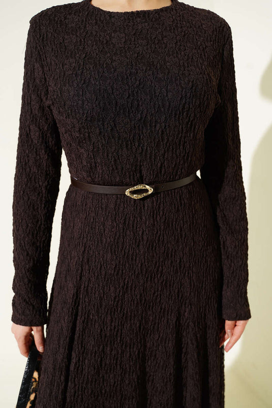 فستان برباط وتطريز دانتيل بني