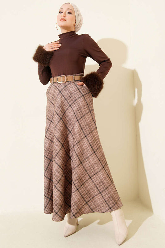 Kariertes Rock mit Gürtel und Taschen in Latte