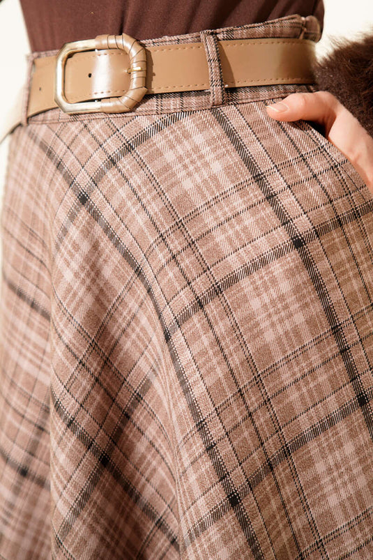 Kariertes Rock mit Gürtel und Taschen in Latte