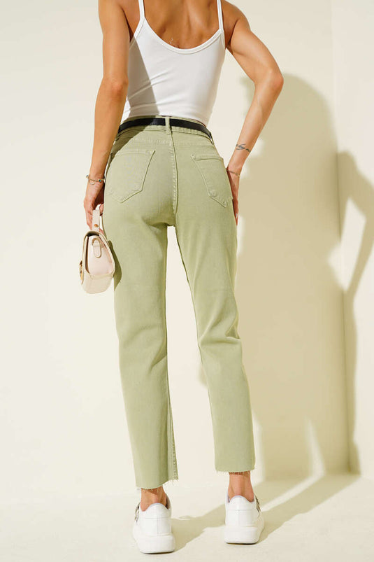 Gürtelhose mit verkürztem Bein in Hellgrün