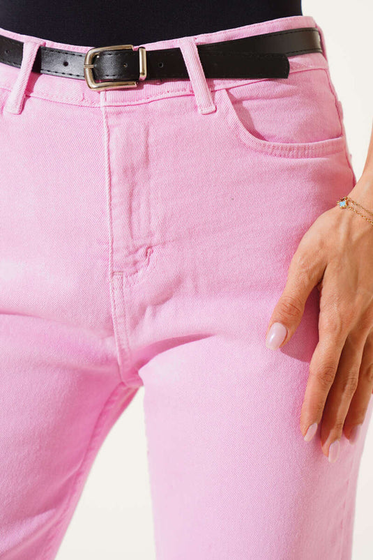 Rosa Hose mit Gürtel und kurzem Bein