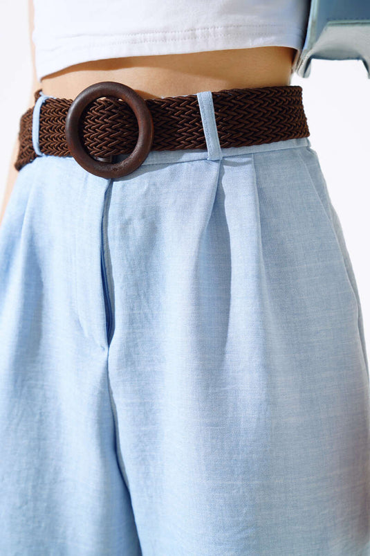 Short en lin bleu avec ceinture
