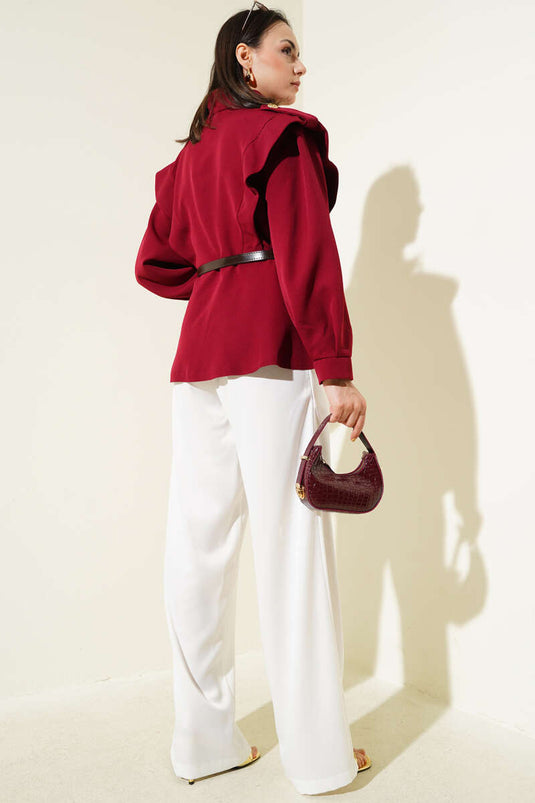 Veste bordeaux à épaulettes et ceinture