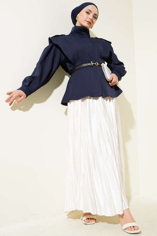 Veste bleu marine à épaulettes et ceinture