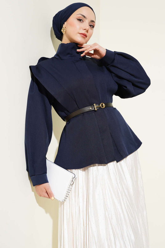 Veste bleu marine à épaulettes et ceinture