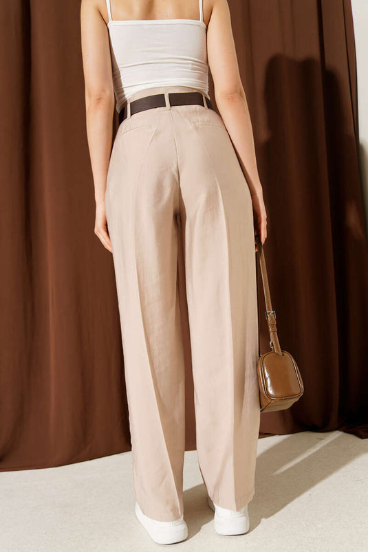 بنطال بجيه بحزام وقلم