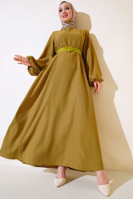 فستان بحزام لامع باللون الأخضر الزيتي