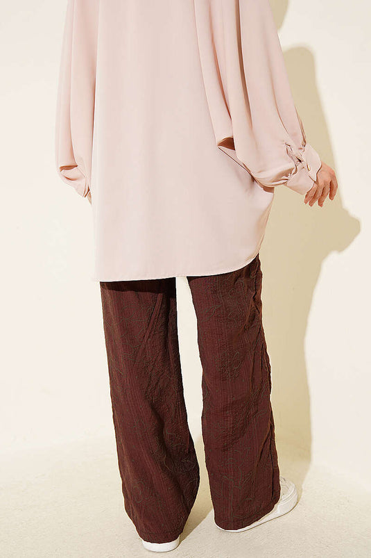Pantalon à taille élastique avec motif intégré, couleur café