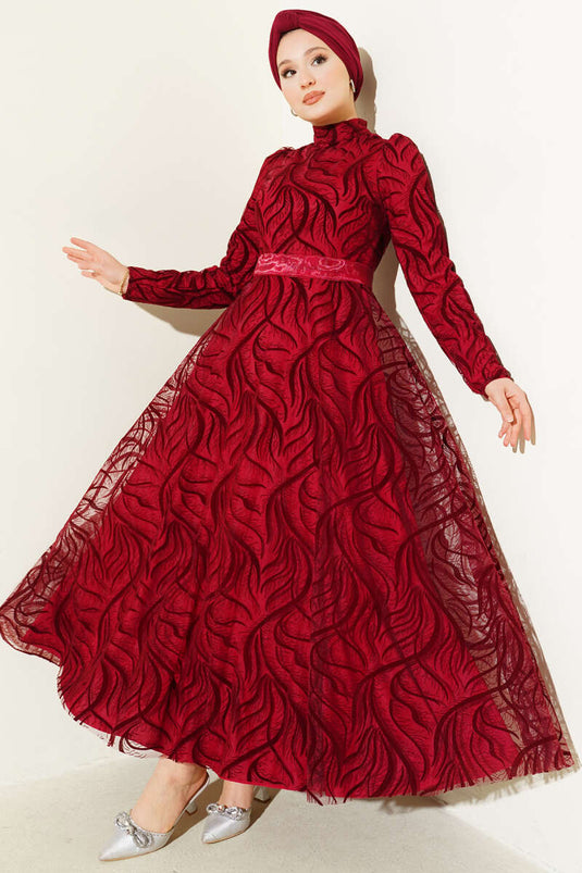 فستان سهرة بحزام من التول بتصميم ذاتي، لون عنابي