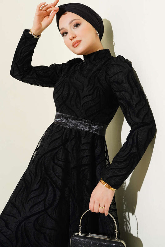 Robe de soirée noire en tulle à motifs ton sur ton, ceinturée