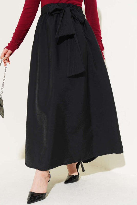 Kendinden ceintuurloze uitlopende rok zwart