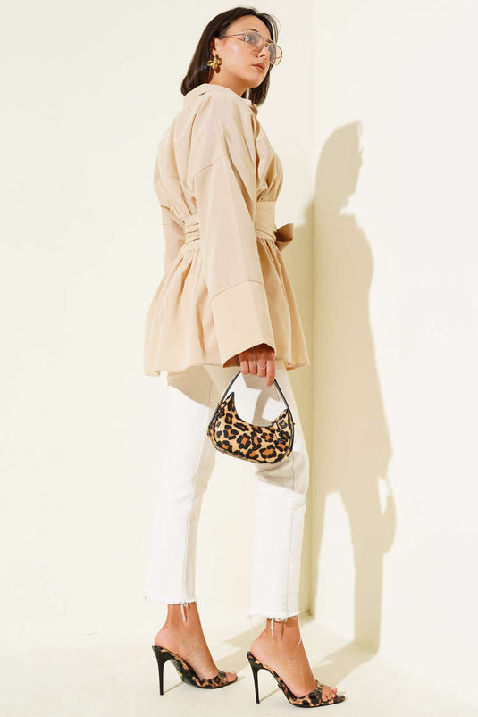 Tunique plissée à ceinture sur le devant, couleur latte