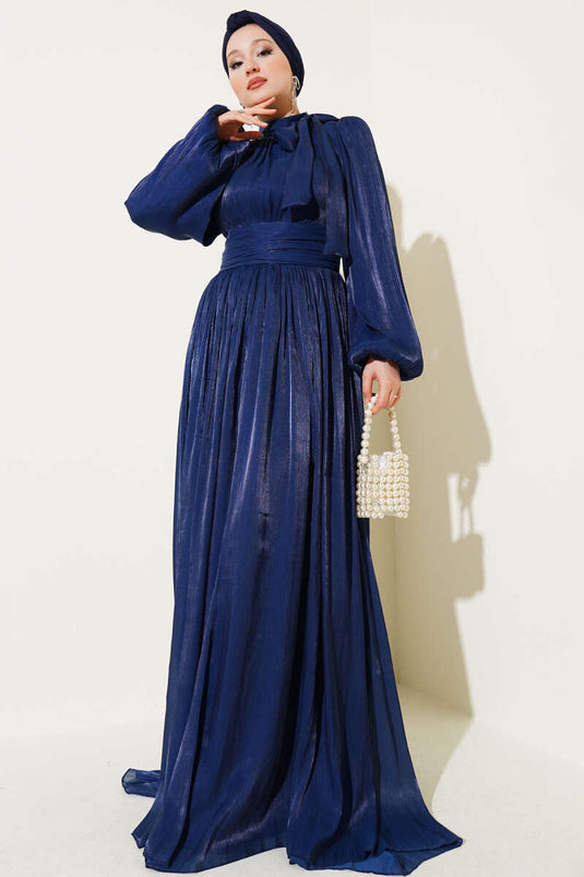 Robe de soirée ceinturée à col rond bleu marine