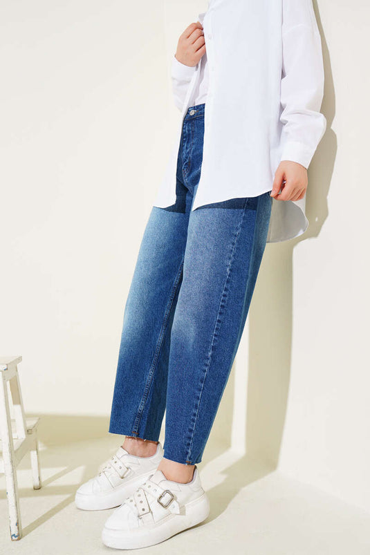 Baggy Fit Jeans met uitgesneden pijpen in blauw