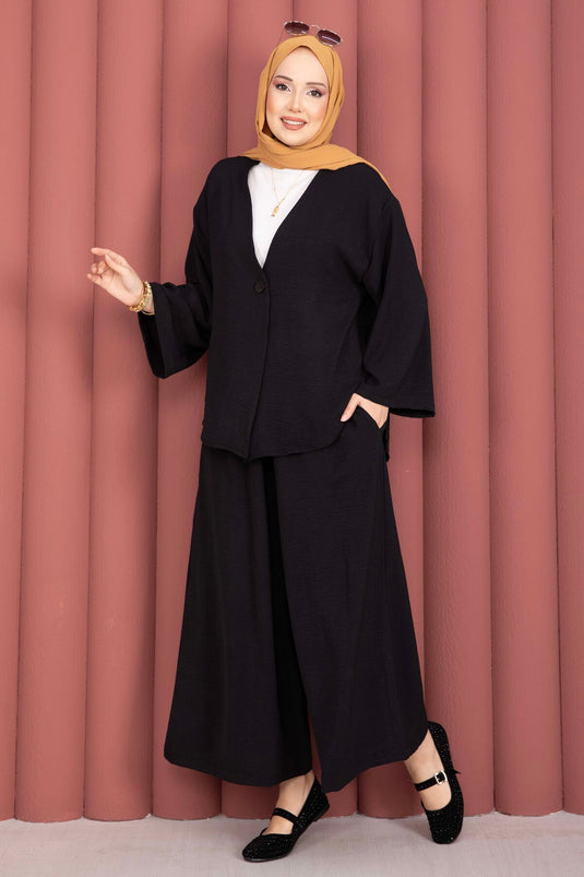 Completo estivo modest fashion con kimono a taglio ampio, nero