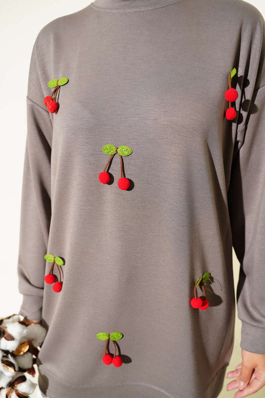 Tunique en vison avec détail grappe de cerises