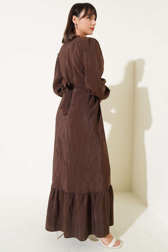 Robe ceinturée à texture froissée marron