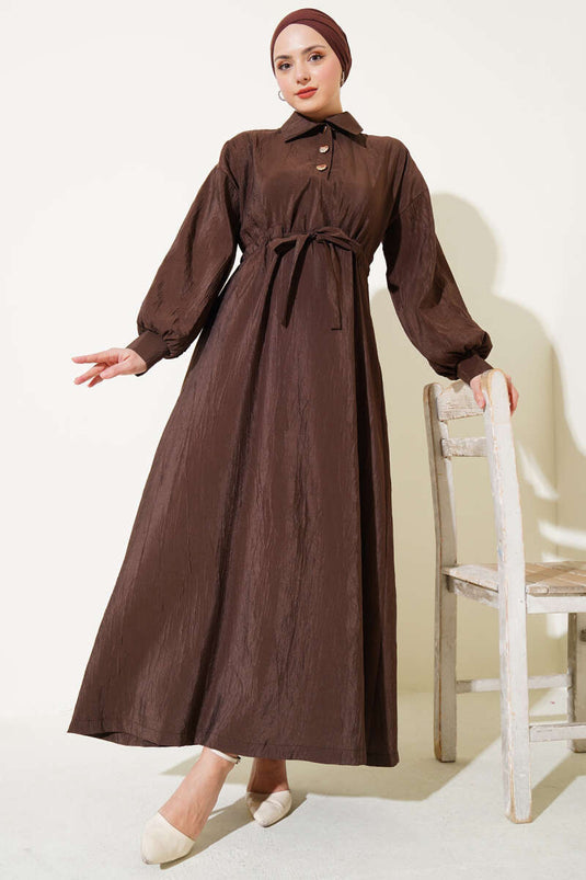 Robe à demi-boutons à texture froissée marron