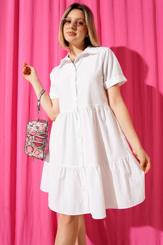 Robe courte blanche à manches courtes