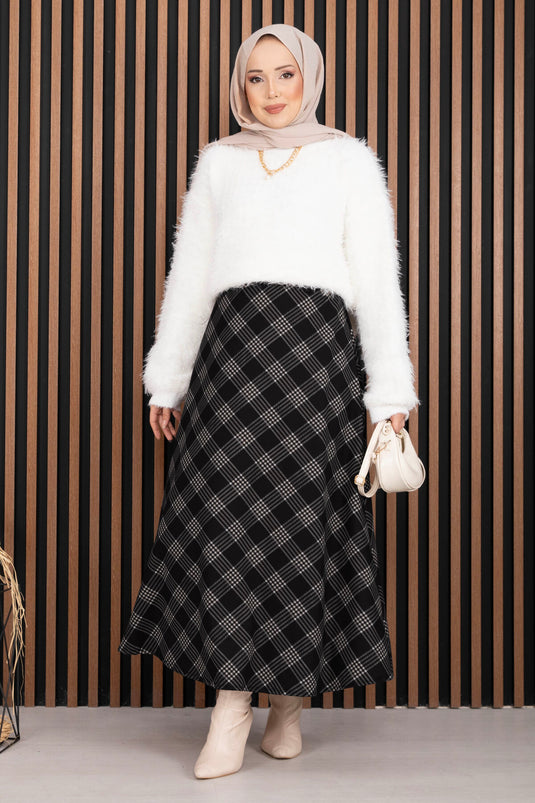 تنورة غوص سوداء بنقشة مربعات كلاسيكية