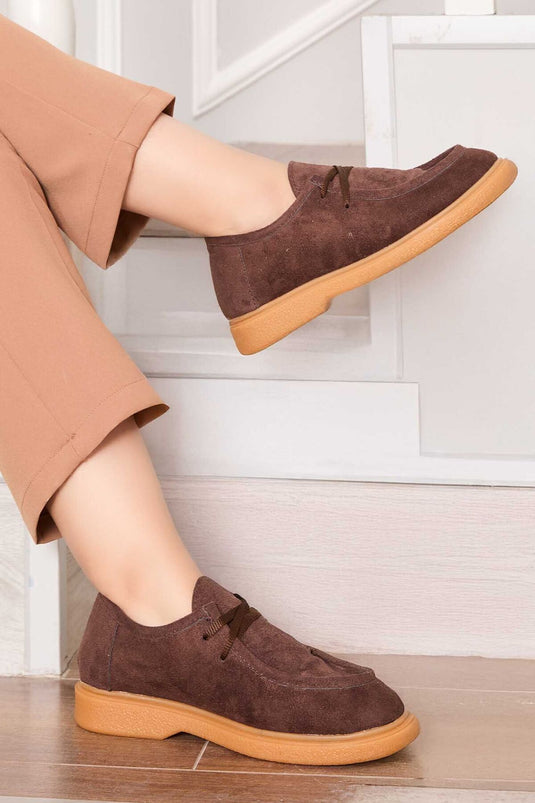 Chaussures à lacets style mocassins classiques marron