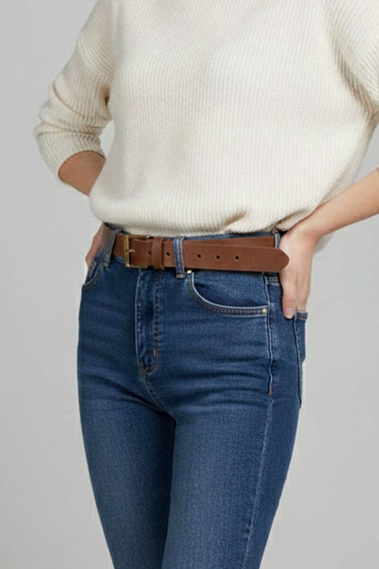 حزام كلاسيكي بمشبك بلون البني الفاتح