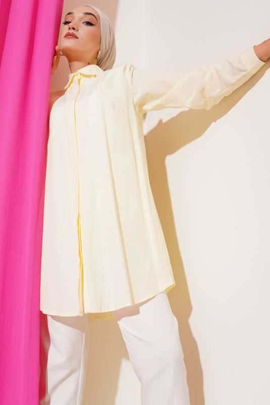 Chemise jaune classique à col ovale